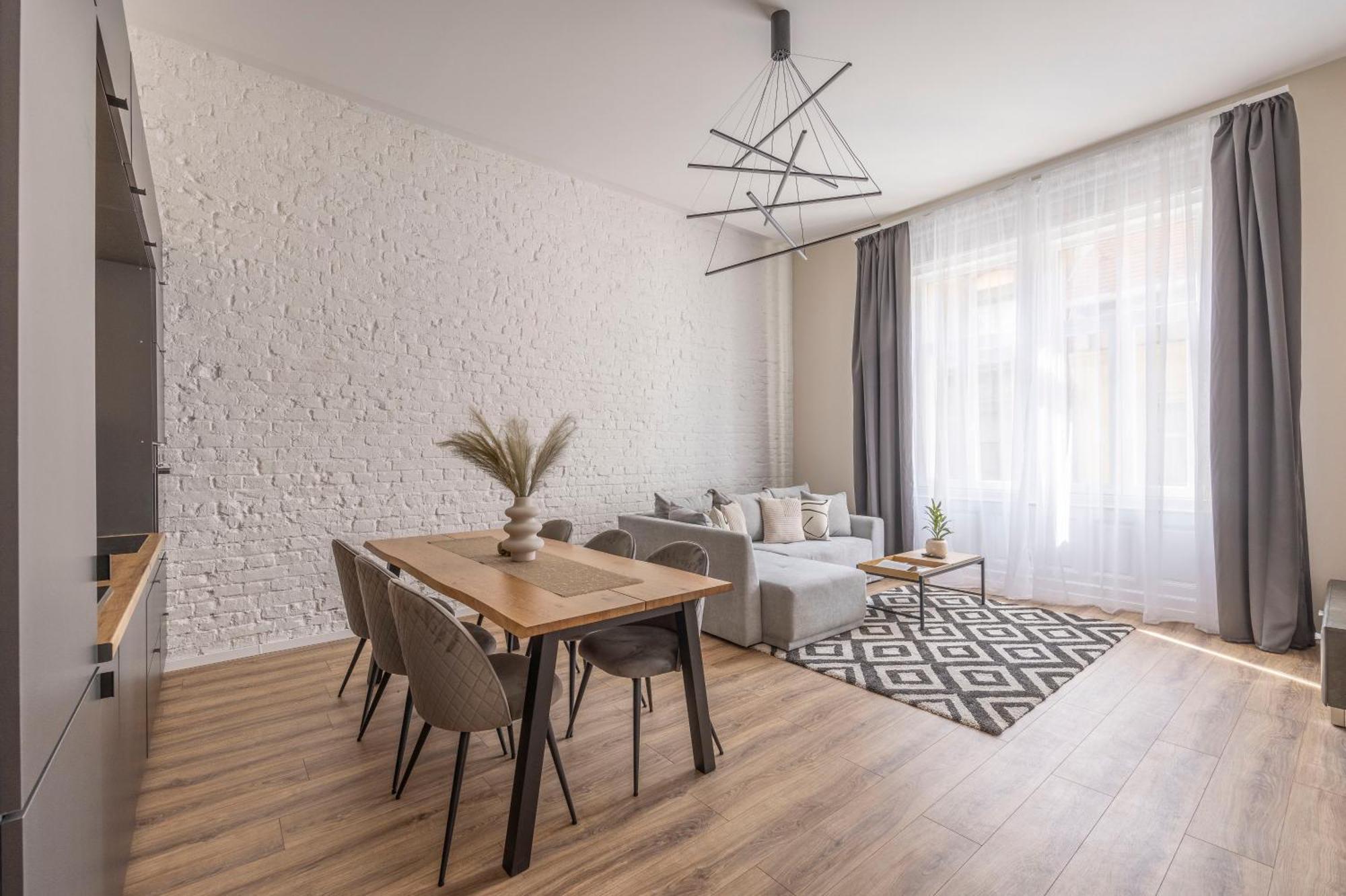 Exclusive Stylish Suite By Prestige Homes Next To The Oktogon Будапеща Екстериор снимка