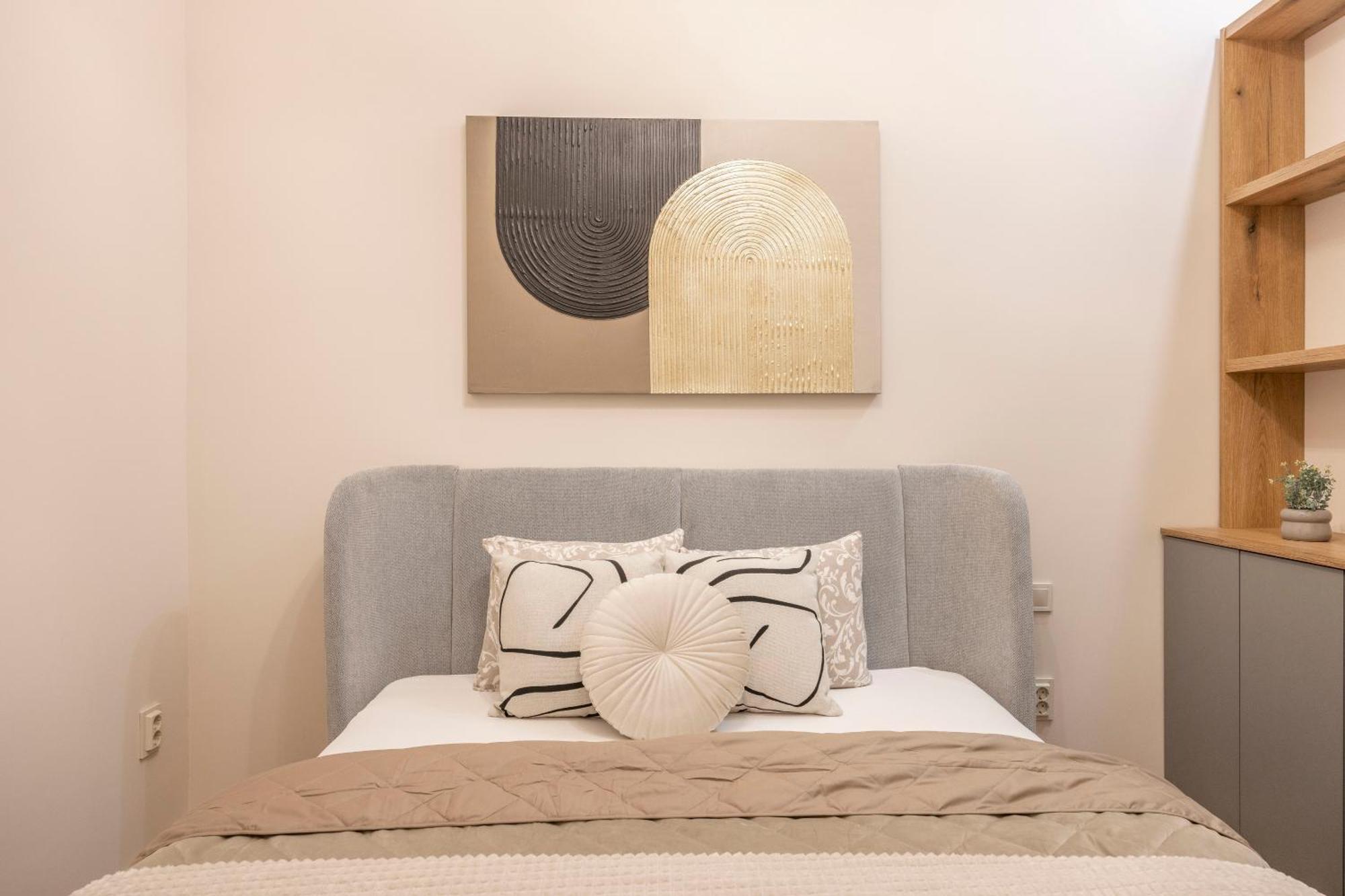Exclusive Stylish Suite By Prestige Homes Next To The Oktogon Будапеща Екстериор снимка