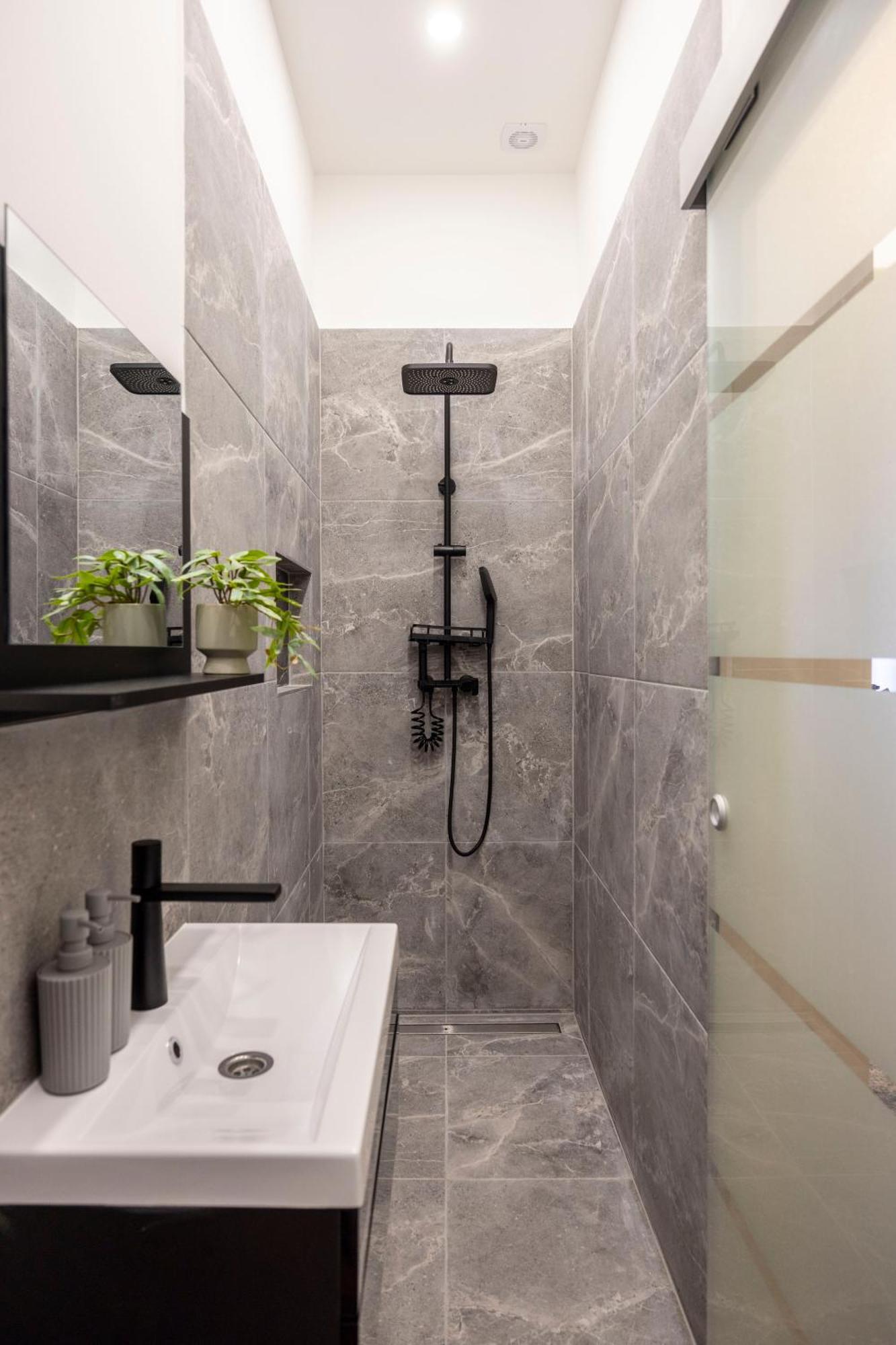 Exclusive Stylish Suite By Prestige Homes Next To The Oktogon Будапеща Екстериор снимка